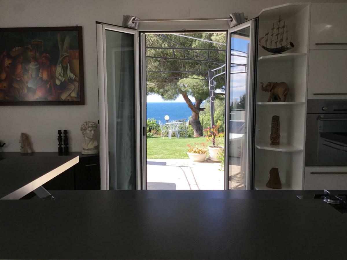 Villa Shambhala サン・バルトロメーオ・アル・マーレ エクステリア 写真